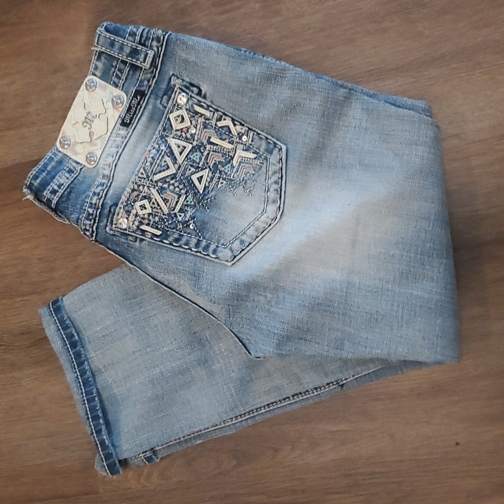 Miss Me Signature Cropped Jeans